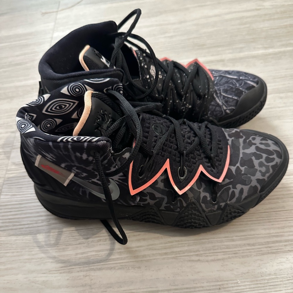 2020 Kyrie Hybrid S2 EP 'What The’